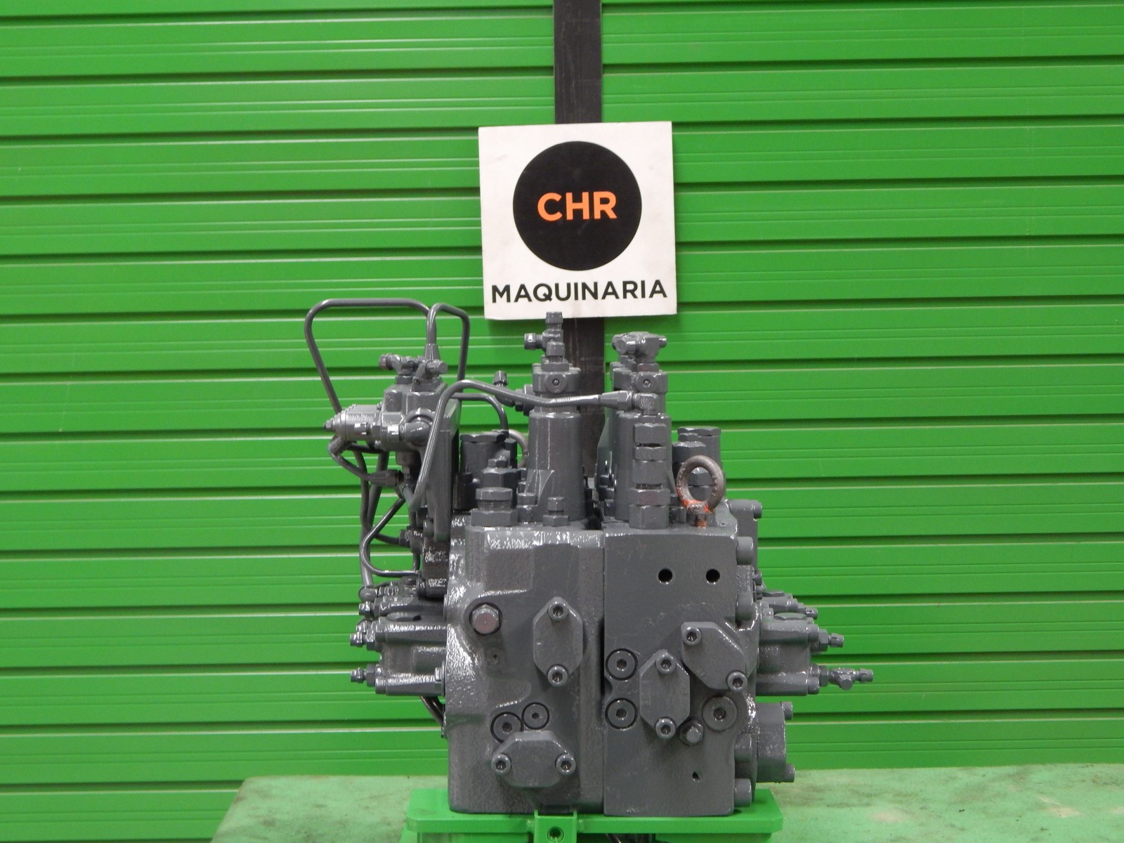 Valve HITACHI ZX210-3  225-3  240-3
